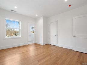 8 Dell Road, Scarsdale NY 10583