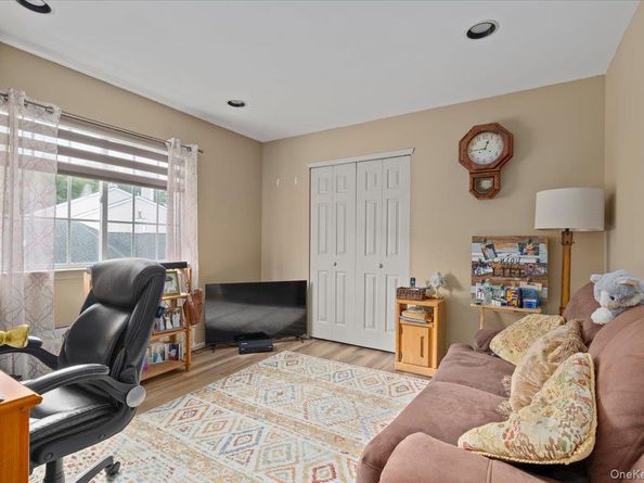 193 Gothic Circle, Manorville NY 11949