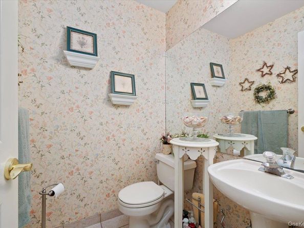 193 Gothic Circle, Manorville NY 11949