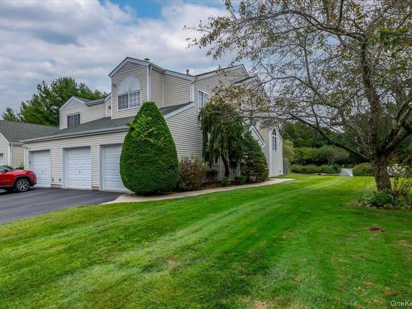193 Gothic Circle, Manorville NY 11949