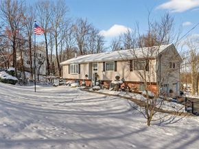 13 Watergate Drive, Amawalk NY 10501