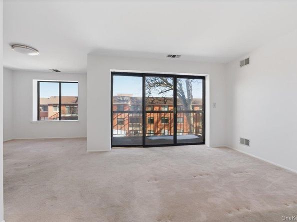 99 S Park Avenue 314, Rockville Centre NY 11570