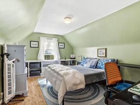 64 W Fenimore Street, Valley Stream NY 11580