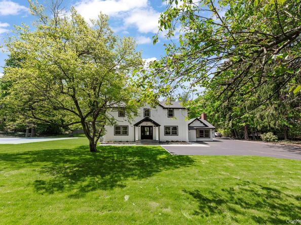 75 Centerport Road, Greenlawn NY 11740