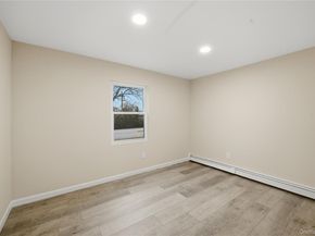 257 southaven Avenue, Medford NY 11763