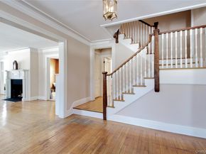 6 Emmet Place, Garden City NY 11530