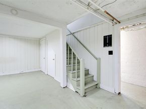 6 Emmet Place, Garden City NY 11530