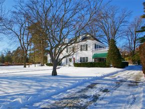 6 Emmet Place, Garden City NY 11530