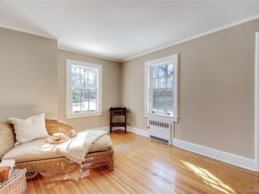 6 Emmet Place, Garden City NY 11530