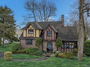 194 Hickory Grove Drive E, Larchmont NY 10538