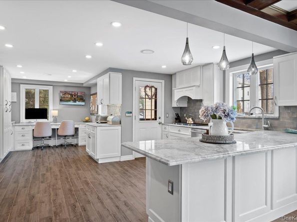 194 Hickory Grove Drive E, Larchmont NY 10538