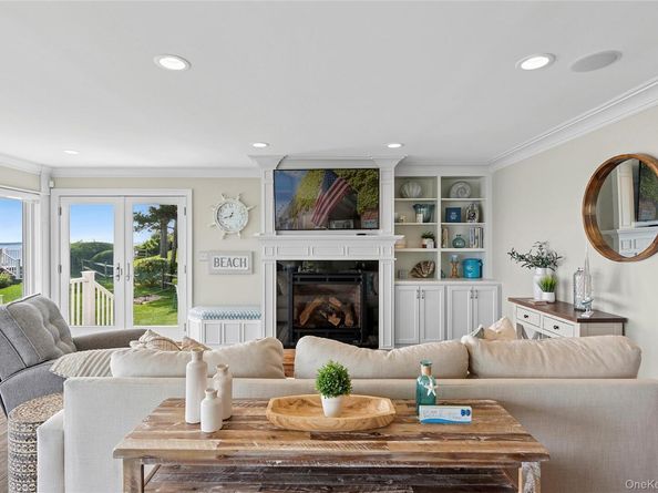 5218 Peconic Bay Boulevard, Laurel NY 11948