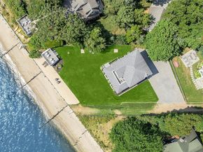 5218 Peconic Bay Boulevard, Laurel NY 11948