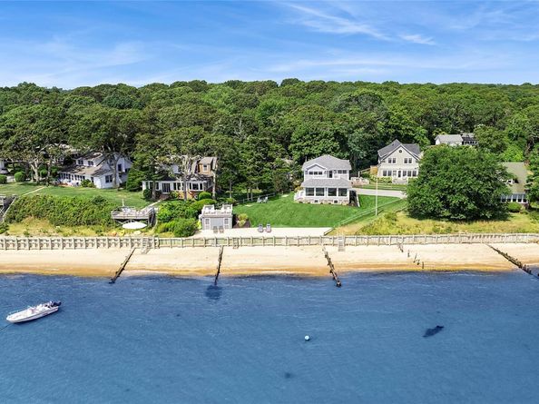 5218 Peconic Bay Boulevard, Laurel NY 11948