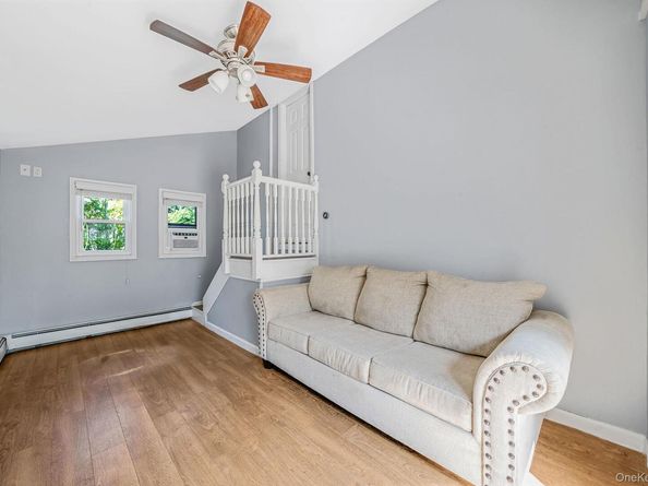 301 Center Bay Drive, West Islip NY 11795