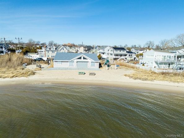 301 Center Bay Drive, West Islip NY 11795