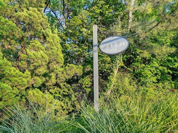 15 Lakeshore Drive, Eastchester NY 10709