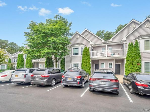 305 Okeefe Court, Oakdale NY 11769