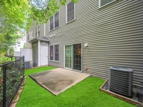 305 Okeefe Court, Oakdale NY 11769