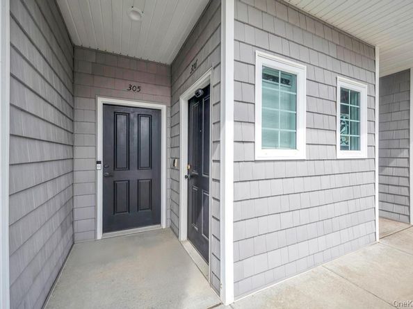305 Okeefe Court, Oakdale NY 11769