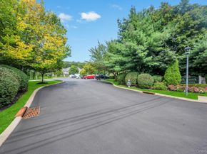 305 Okeefe Court, Oakdale NY 11769