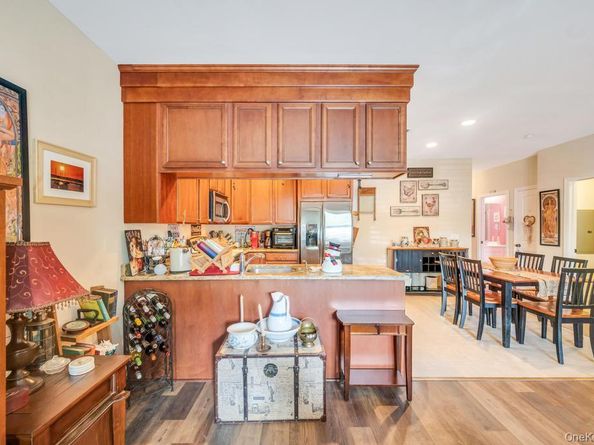 305 Okeefe Court, Oakdale NY 11769