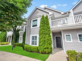 305 Okeefe Court, Oakdale NY 11769