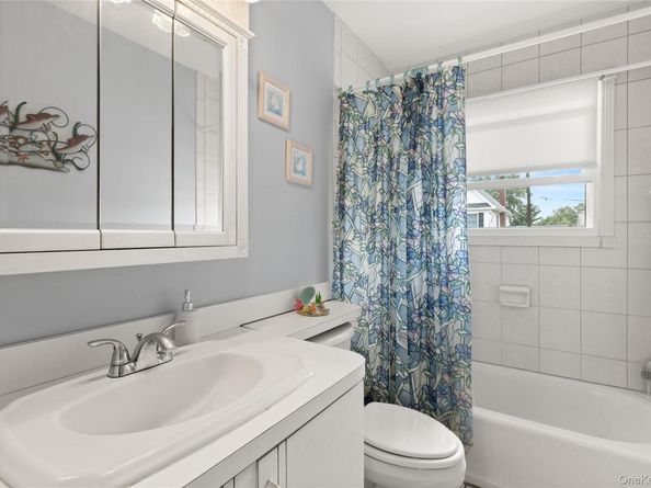 754 Halsey Place, Lindenhurst NY 11757