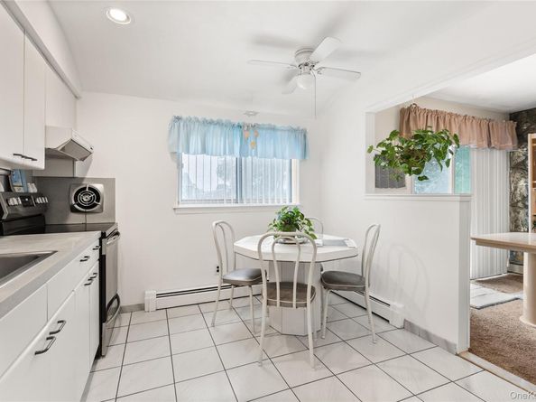 754 Halsey Place, Lindenhurst NY 11757