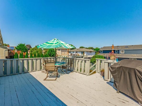 754 Halsey Place, Lindenhurst NY 11757