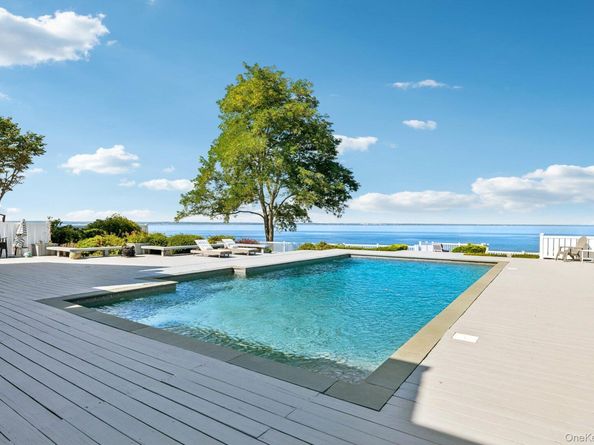19 Oak Point Drive N, Bayville NY 11709