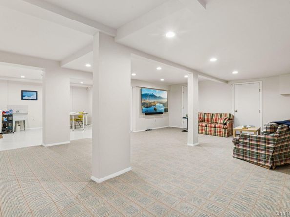19 Oak Point Drive N, Bayville NY 11709