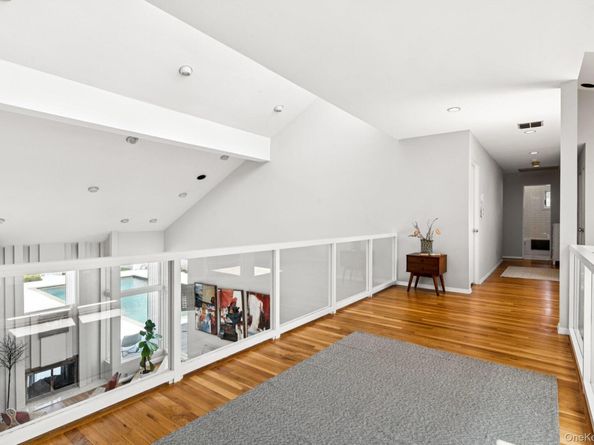 19 Oak Point Drive N, Bayville NY 11709