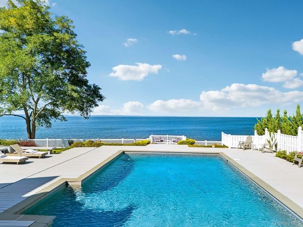 19 Oak Point Drive N, Bayville NY 11709