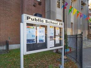 196-11 69th Avenue 2nd fl, Fresh Meadows NY 11365