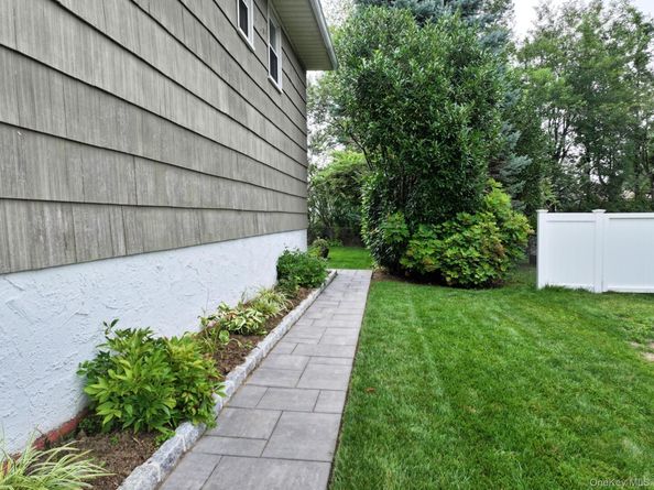 15 Iselin Drive, New Rochelle NY 10804
