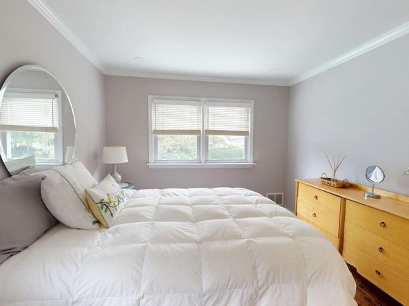 15 Iselin Drive, New Rochelle NY 10804