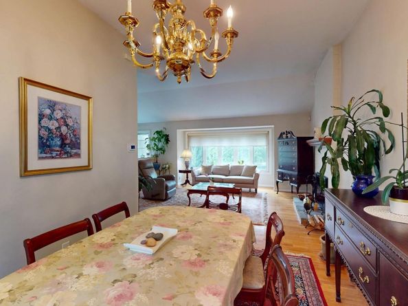 15 Iselin Drive, New Rochelle NY 10804