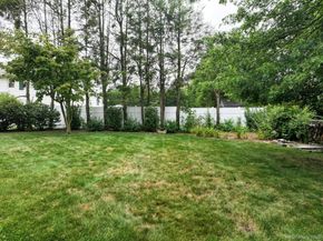 15 Iselin Drive, New Rochelle NY 10804