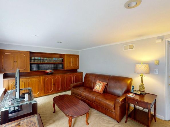 15 Iselin Drive, New Rochelle NY 10804