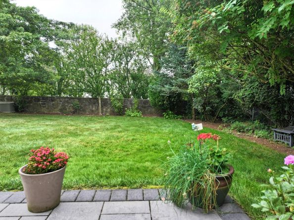 15 Iselin Drive, New Rochelle NY 10804