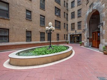 800 Riverside Drive