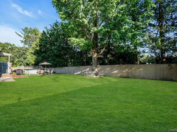 24 Ormond Street, Dix Hills NY 11746