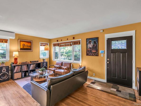 24 Ormond Street, Dix Hills NY 11746