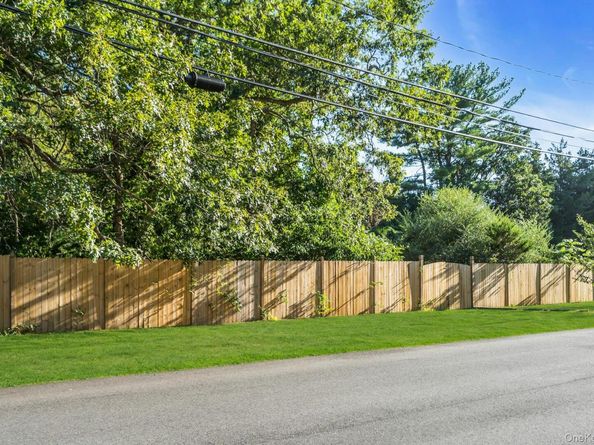 24 Ormond Street, Dix Hills NY 11746