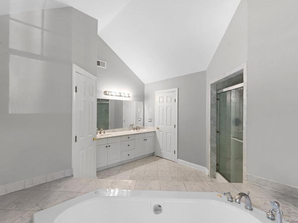 18 Watercrest Court, Head Of The Harbor NY 11780