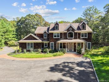 18 Watercrest Court