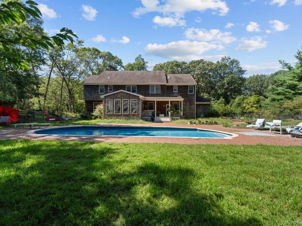 18 Watercrest Court, Head Of The Harbor NY 11780