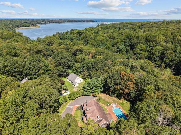 18 Watercrest Court, Head Of The Harbor NY 11780