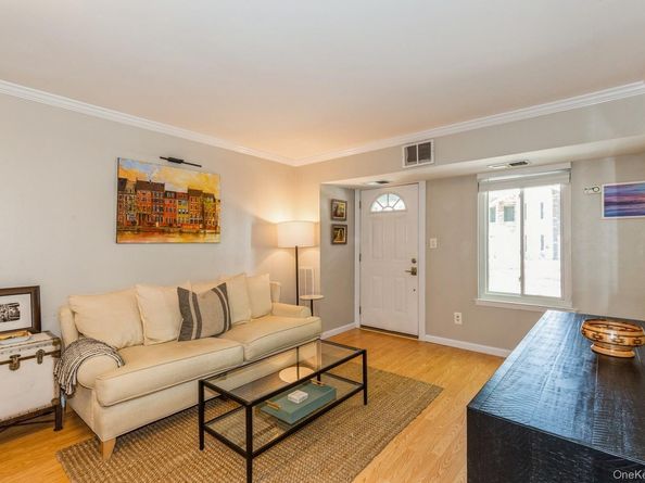 19 Redwood Court 19, Coram NY 11727